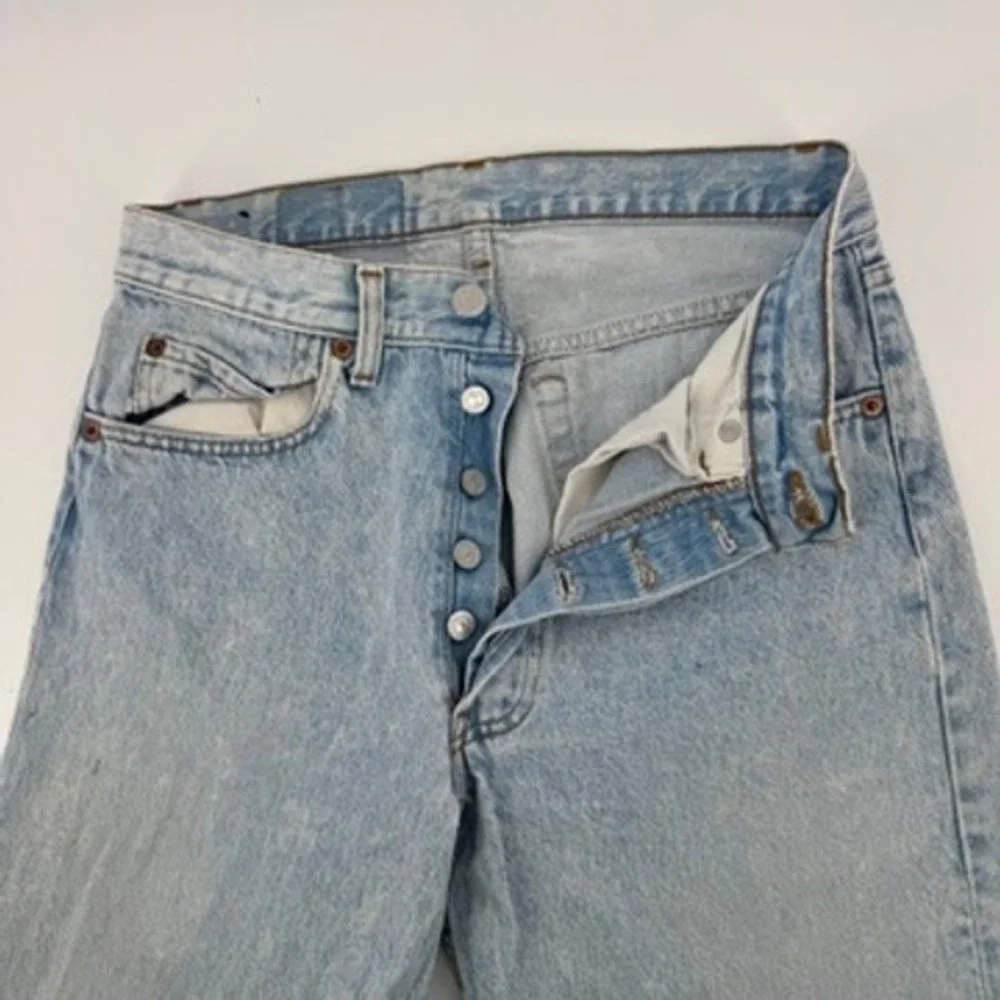 Vintage Levi's 501XX Jeans Mens 31x36‎ Light Blue Vintage Made in USA Button Fly